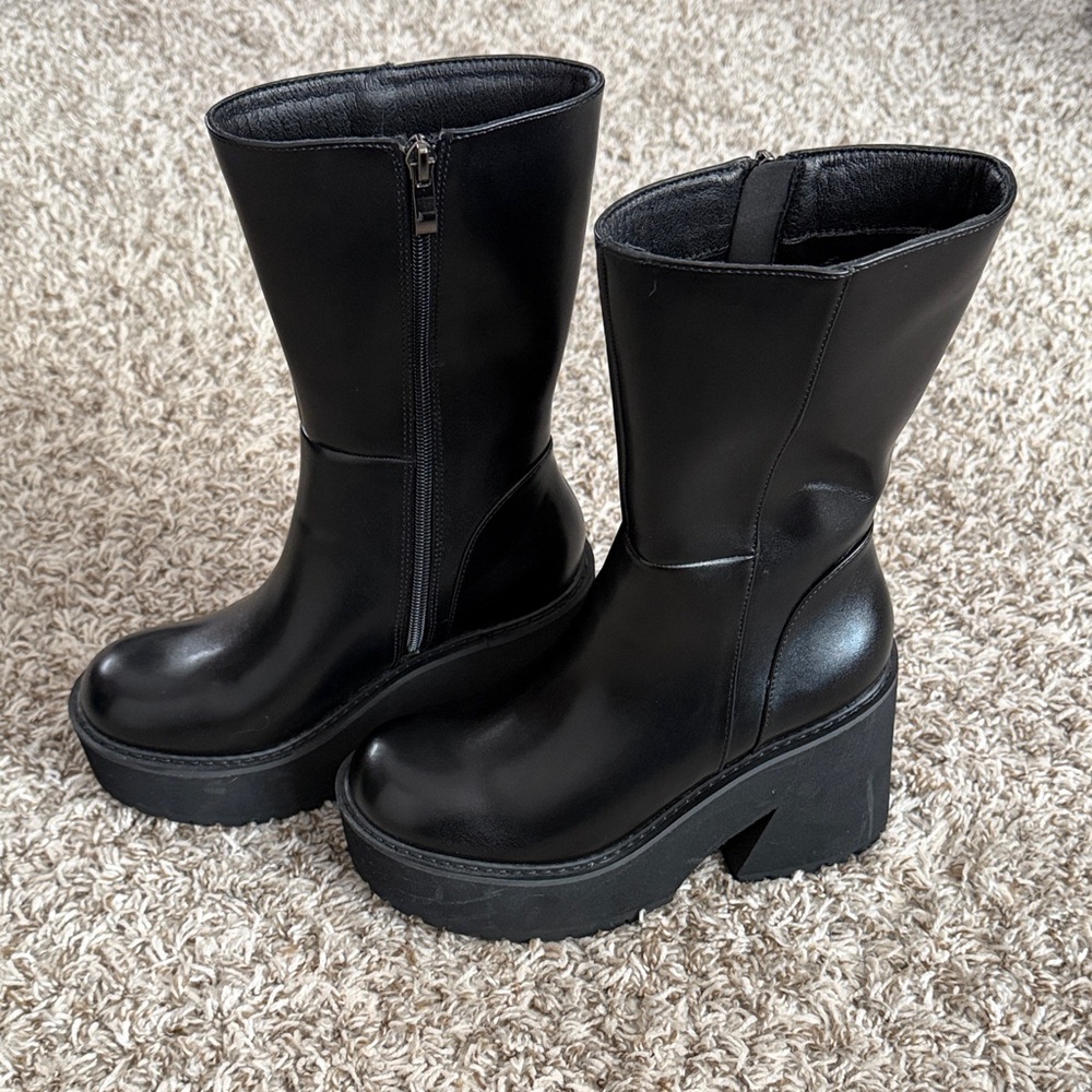 Black Women's Platform Boots - Picture 4 of 4
